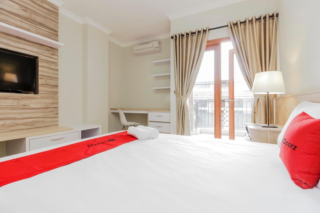 Reddoorz Premium Near Ragunan Zoo 2 Rumah tetamu 3*