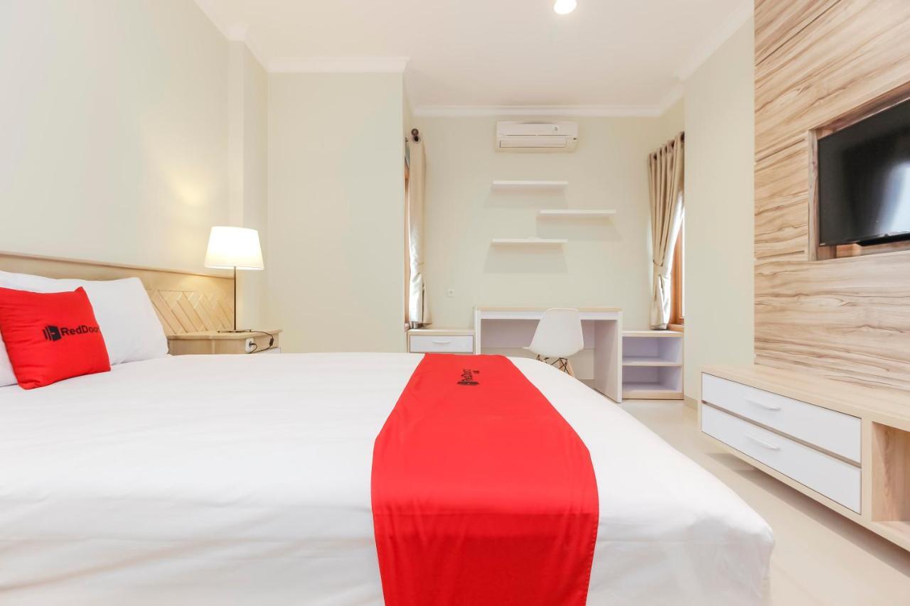 Reddoorz Premium Near Ragunan Zoo 2 Rumah tetamu 3*