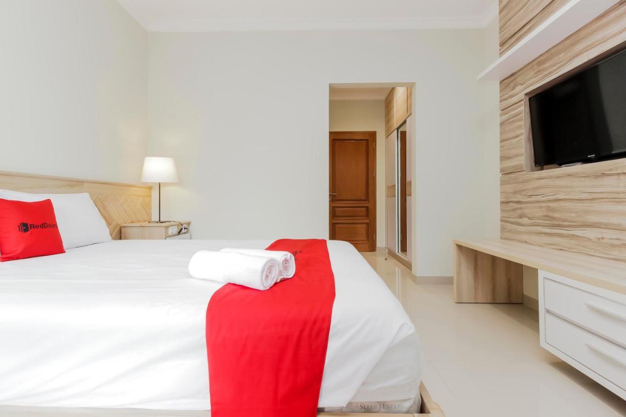 Reddoorz Premium Near Ragunan Zoo 2 Jakarta